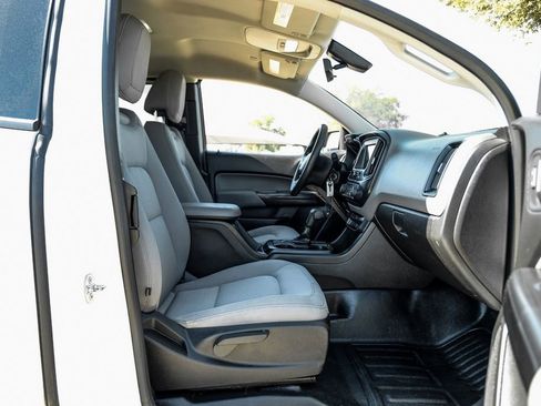 Used 2019 Chevrolet Colorado W/T RWD image 29