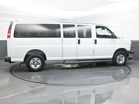 New 2025 Chevrolet Express 3500 LT w/ LT Preferred Equipment Group RWD image 17