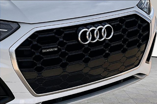 Used 2024 Audi Q5 2.0T Premium AWD/4WD image 30