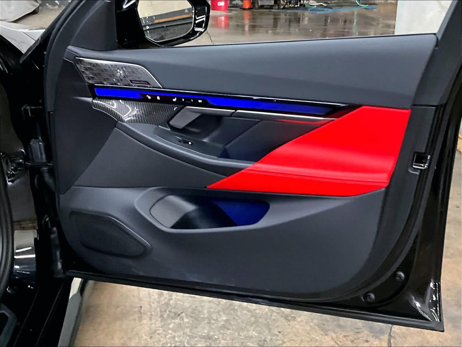 Used 2025 BMW M5 AWD/4WD image 27