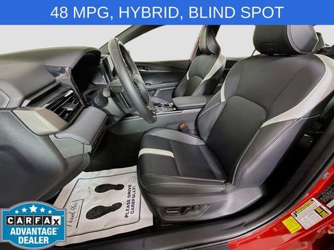 Used 2025 Toyota Camry SE w/ Convenience Package FWD image 20