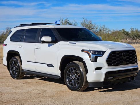 Used 2024 Toyota Sequoia Platinum image 3