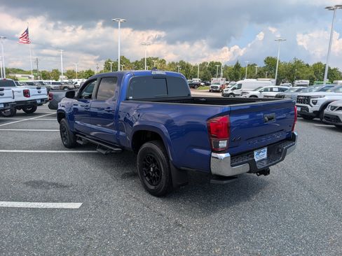 Used 2022 Toyota Tacoma SR5 w/ Black Out Package (TMS) AWD/4WD image 5