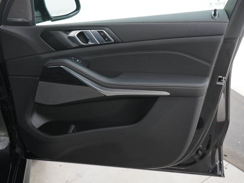 Used 2025 BMW X5 M60i AWD/4WD image 12