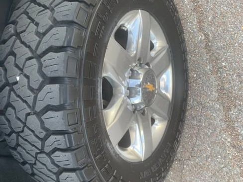 Used 2023 Chevrolet Silverado 2500 LTZ w/ LTZ Plus Package AWD/4WD image 8