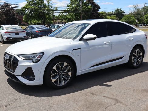 Used 2021 Audi e-tron Premium Plus w/ Premium Plus Package AWD/4WD image 2