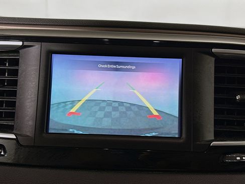 Used 2023 Chrysler Voyager LX image 24