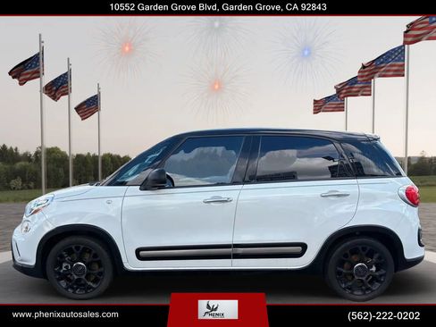 Used 2017 FIAT 500L Trekking w/ Dual-Pane Sunroof Package image 4