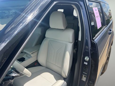 Used 2025 Hyundai Santa Fe SEL FWD image 25