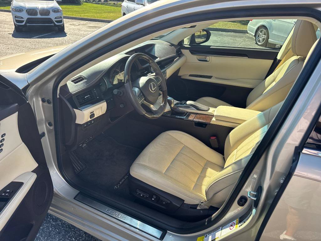 Used 2016 Lexus ES 350 FWD image 4