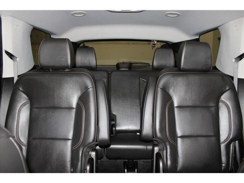 Used 2021 Chevrolet Traverse LT image 27