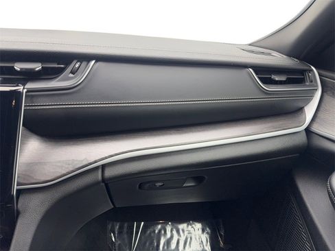 Used 2024 Jeep Grand Cherokee L Limited w/ Luxury Tech Group II image 63