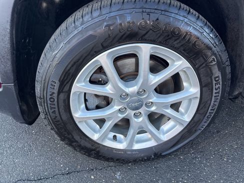 Used 2014 Jeep Cherokee Latitude w/ Comfort/Convenience Group image 11