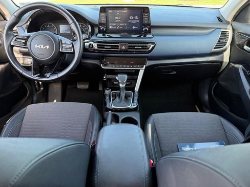 Used 2023 Kia Seltos S AWD/4WD image 12