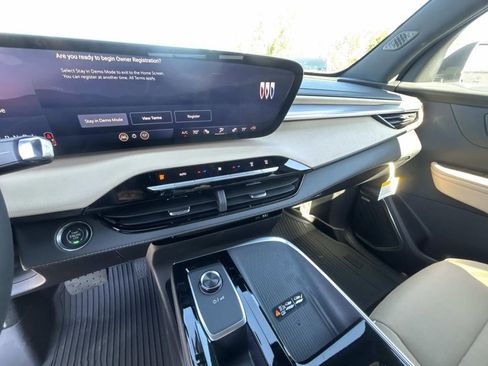 New 2026 Buick Enclave Preferred w/ LPO, Floor Liner Package image 15