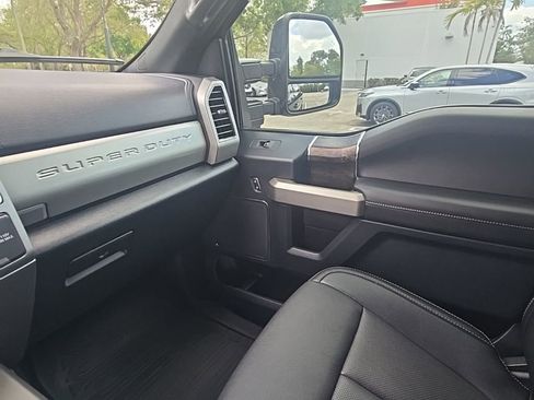 Used 2022 Ford F250 Lariat w/ Lariat Ultimate Package image 31