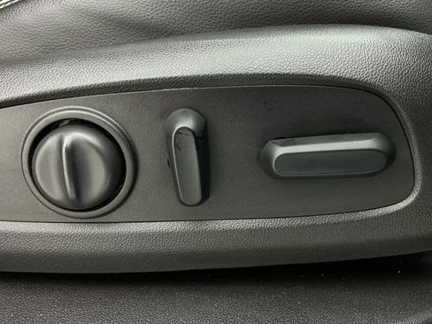 Used 2018 GMC Acadia Denali w/ Technology Package AWD/4WD image 46