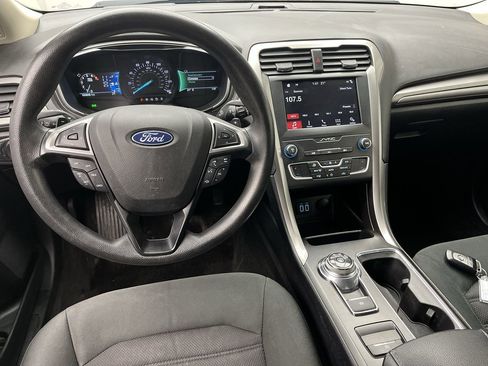 Used 2019 Ford Fusion SE image 13