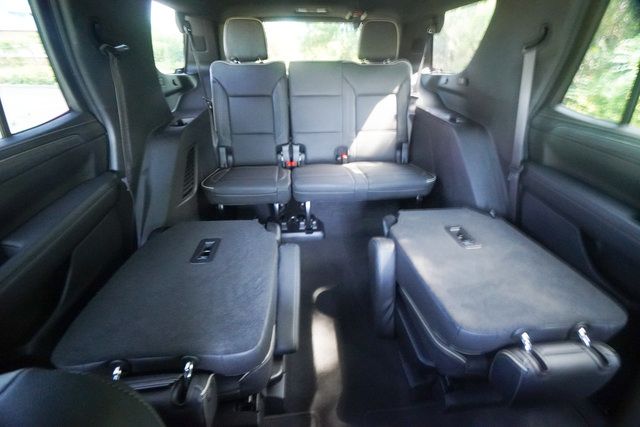 Used 2023 GMC Yukon SLT AWD/4WD image 24