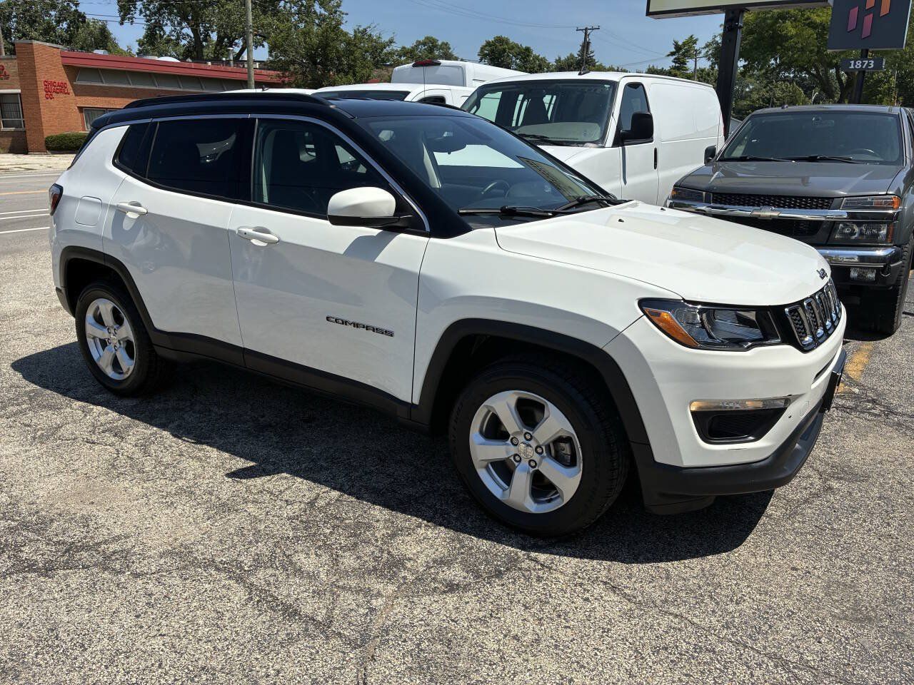 Used 2018 Jeep Compass Latitude w/ Safe & Security Group AWD/4WD image 2