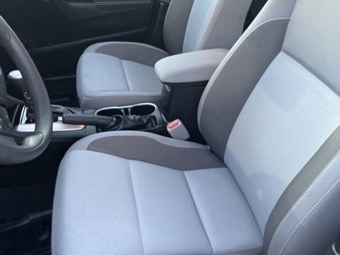 Used 2019 Toyota Corolla LE image 12