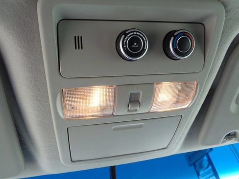 Used 2019 Nissan NV 3500 SL image 38