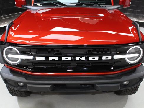 Used 2024 Ford Bronco Outer Banks AWD/4WD image 8