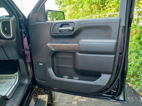 Used 2022 GMC Sierra 1500 Denali w/ Denali Premium Package AWD/4WD image 25