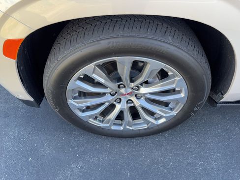 Used 2023 GMC Yukon Denali w/ Denali Reserve Package image 37