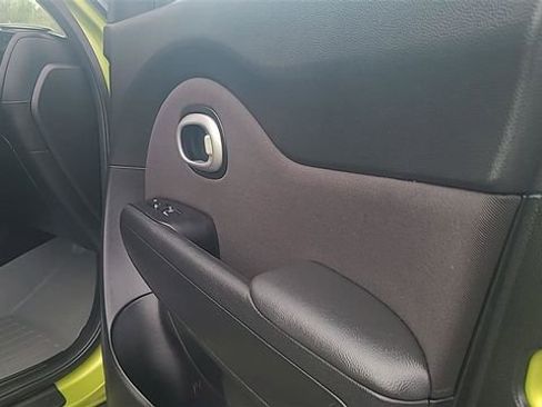 Used 2019 Kia Soul FWD image 12