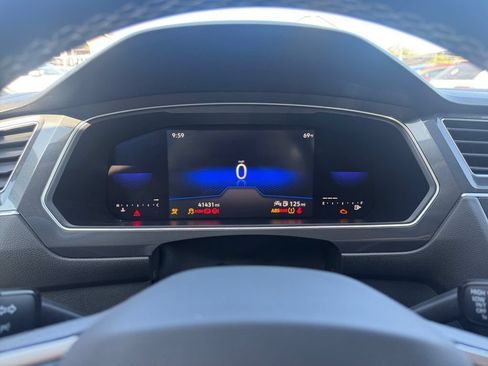 Certified 2022 Volkswagen Tiguan SE FWD image 16