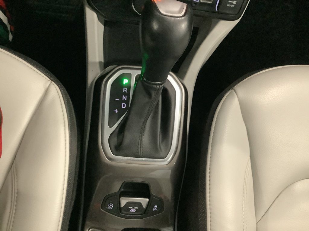 Used 2021 Jeep Renegade Limited AWD/4WD image 22