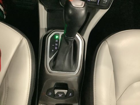 Used 2021 Jeep Renegade Limited AWD/4WD image 22