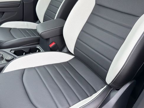 New 2026 Volkswagen Taos SEL AWD/4WD image 13