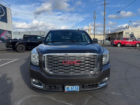 Used 2019 GMC Yukon XL Denali image 8
