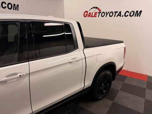 Used 2025 Honda Ridgeline Black Edition image 7