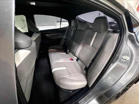 Used 2025 Toyota Camry SE FWD image 27