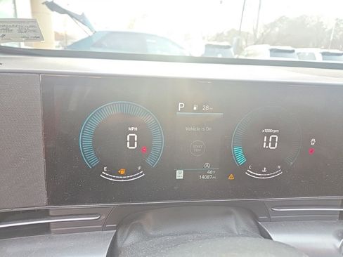 Used 2025 Hyundai Kona SE image 11