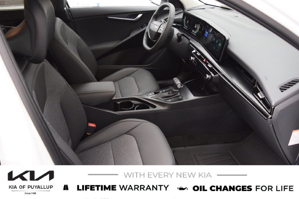 New 2027 Kia Niro LX FWD image 17