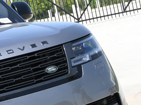 Used 2023 Land Rover Range Rover SE AWD/4WD image 9