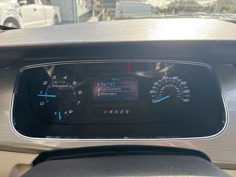 Used 2014 Ford Taurus SEL image 7