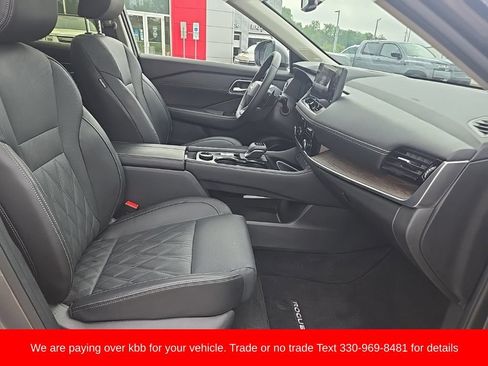 Used 2025 Nissan Rogue Platinum w/ Platinum Premium Package AWD/4WD image 23