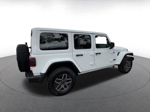 Used 2025 Jeep Wrangler Sahara image 15