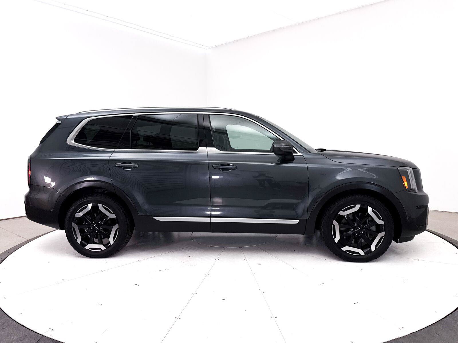 Used 2023 Kia Telluride EX AWD/4WD image 42