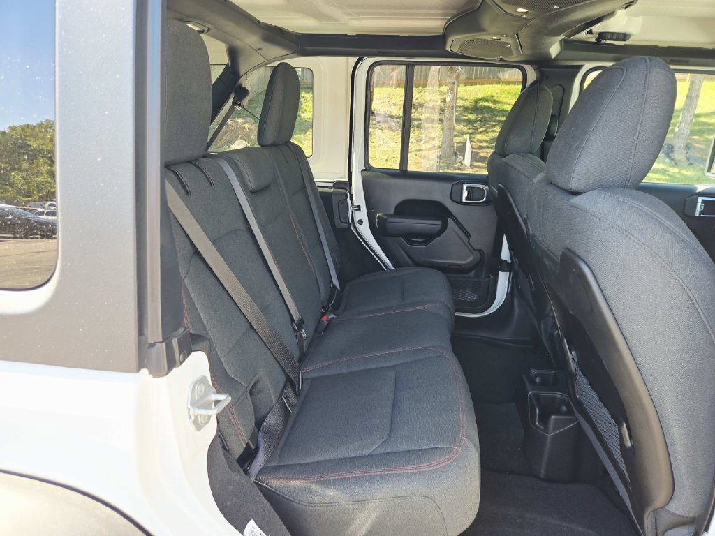Used 2026 Jeep Wrangler Unlimited Rubicon AWD/4WD image 15
