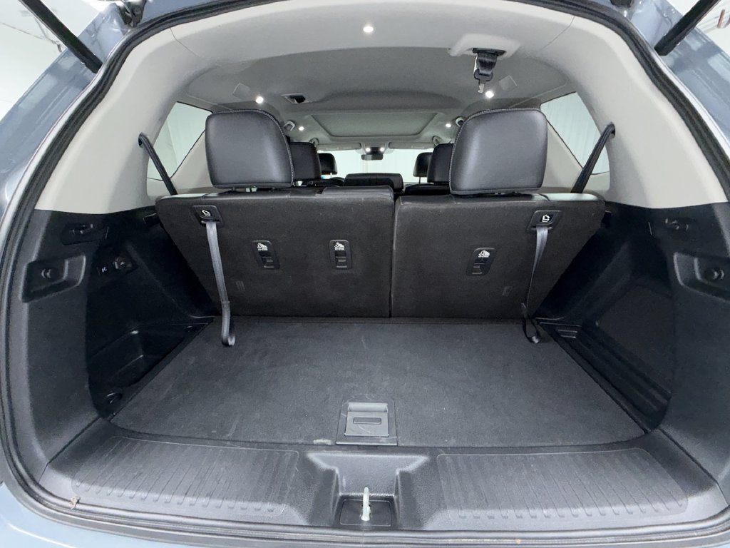 Used 2025 Honda Pilot Touring image 17