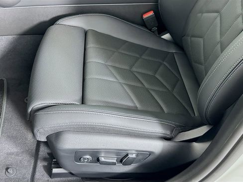 Used 2025 BMW 530i 530i w/ M Sport Package image 21