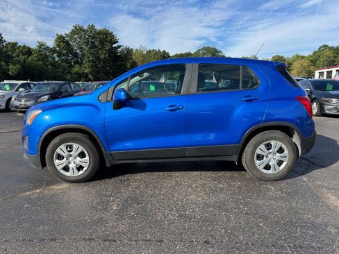 Used 2016 Chevrolet Trax LS FWD image 2