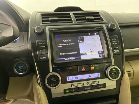 Used 2014 Toyota Camry XLE image 20