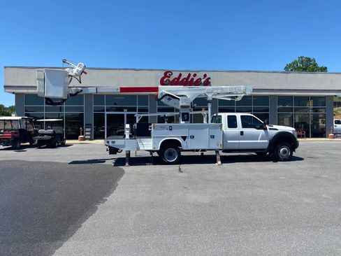 Used 2014 Ford F550 4x4 SuperCab Super Duty image 54
